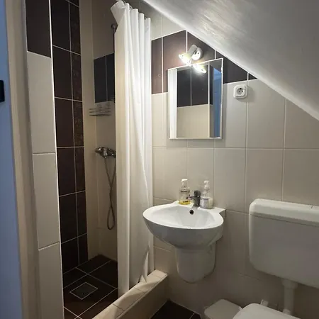 Bazsarozsa Apartment