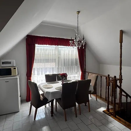 Apartment Bazsarozsa
